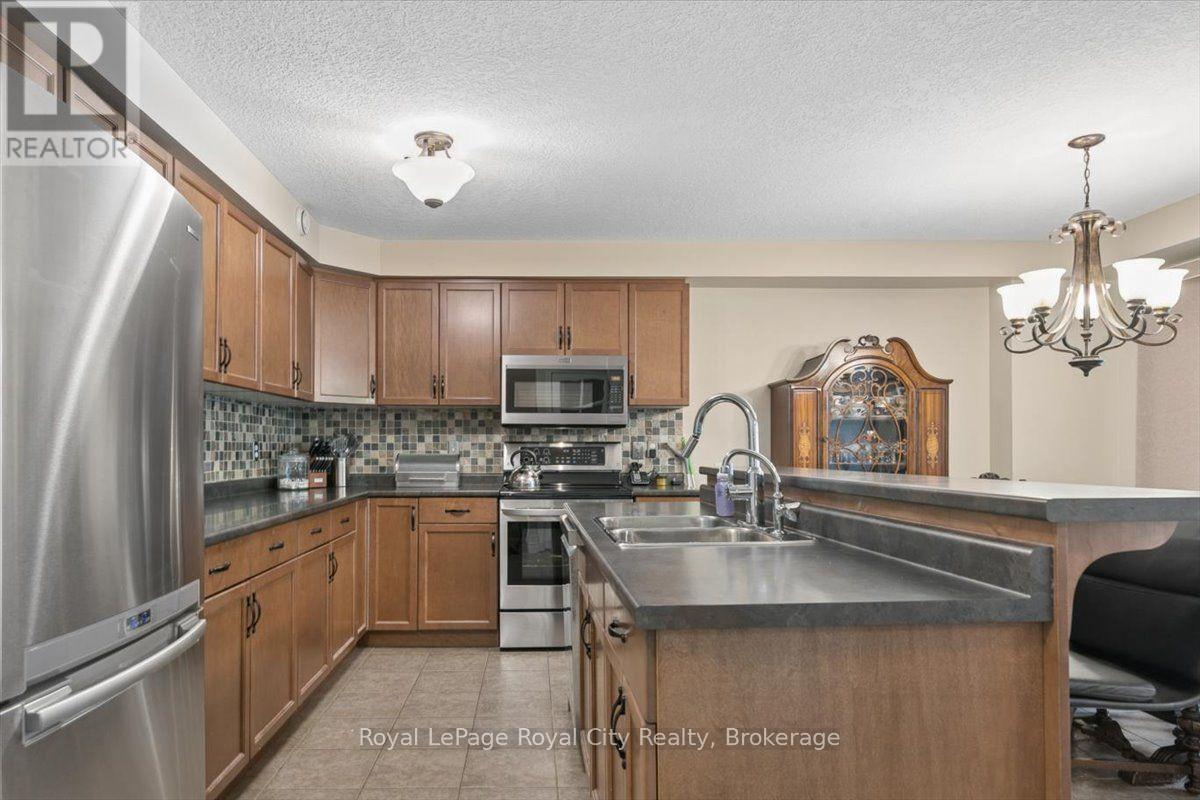 58 Walker Way, Guelph (Pineridge/westminster Woods), Ontario  N1L 1T7 - Photo 8 - X13677336