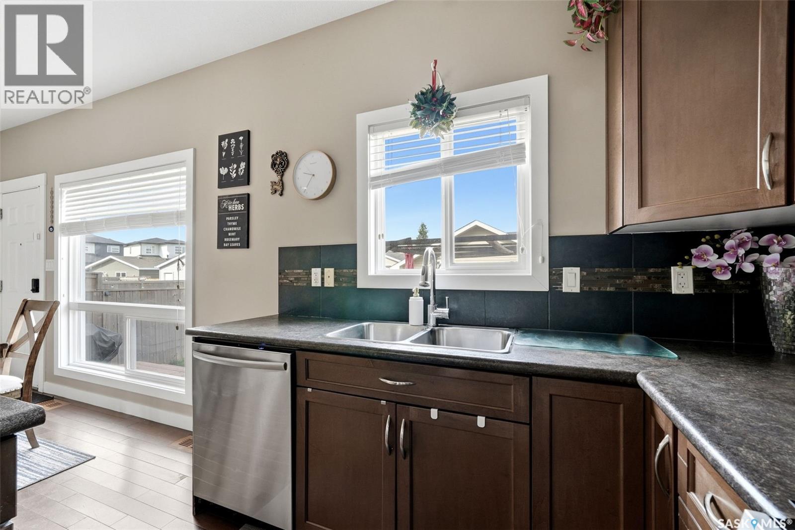 4636 James Hill Road, Regina, Saskatchewan  S4W 0C7 - Photo 10 - SK045418