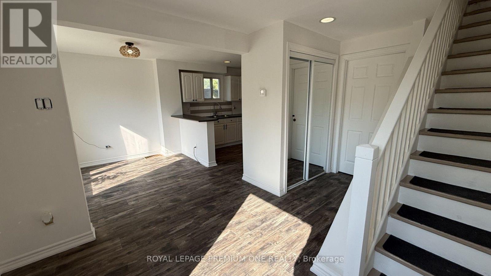 Whole House - 512 Mosley Street, Wasaga Beach, Ontario  L9Z 2J4 - Photo 13 - S13677458