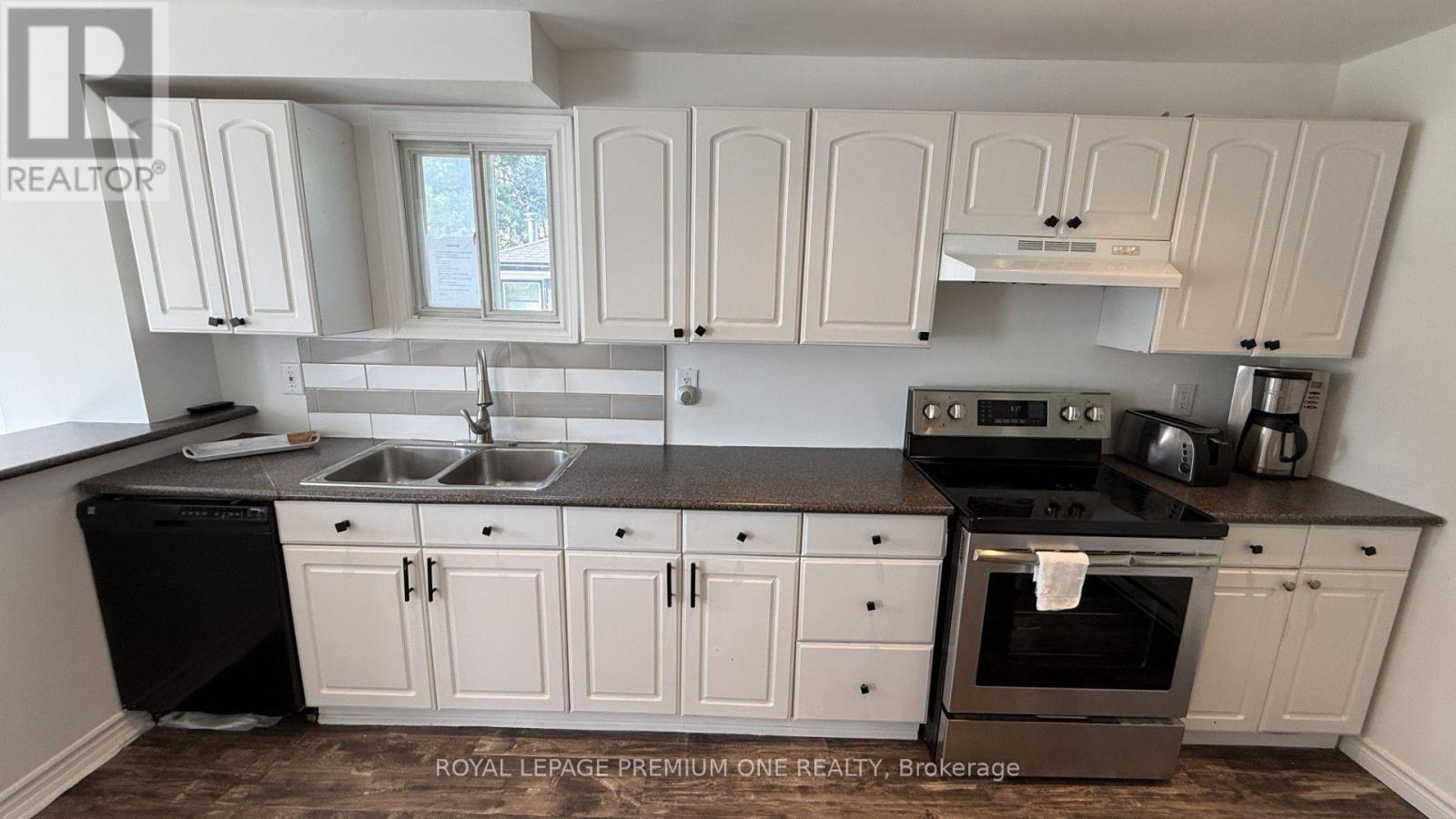 Whole House - 512 Mosley Street, Wasaga Beach, Ontario  L9Z 2J4 - Photo 19 - S13677458