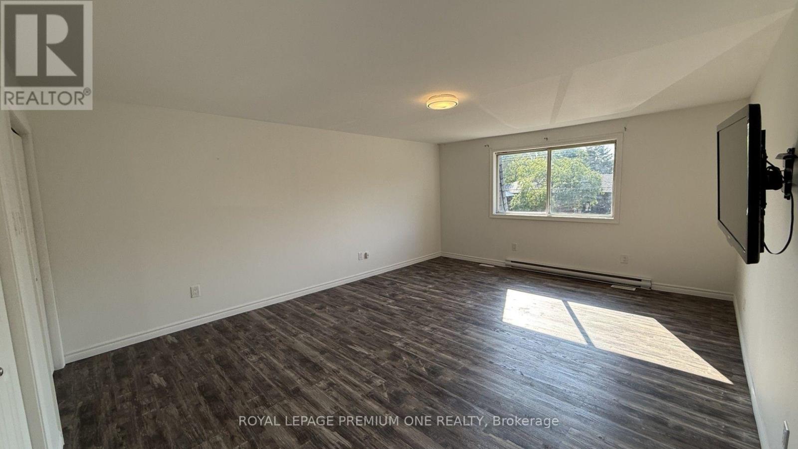 Whole House - 512 Mosley Street, Wasaga Beach, Ontario  L9Z 2J4 - Photo 25 - S13677458