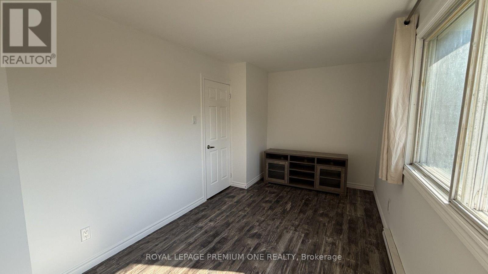 Whole House - 512 Mosley Street, Wasaga Beach, Ontario  L9Z 2J4 - Photo 28 - S13677458