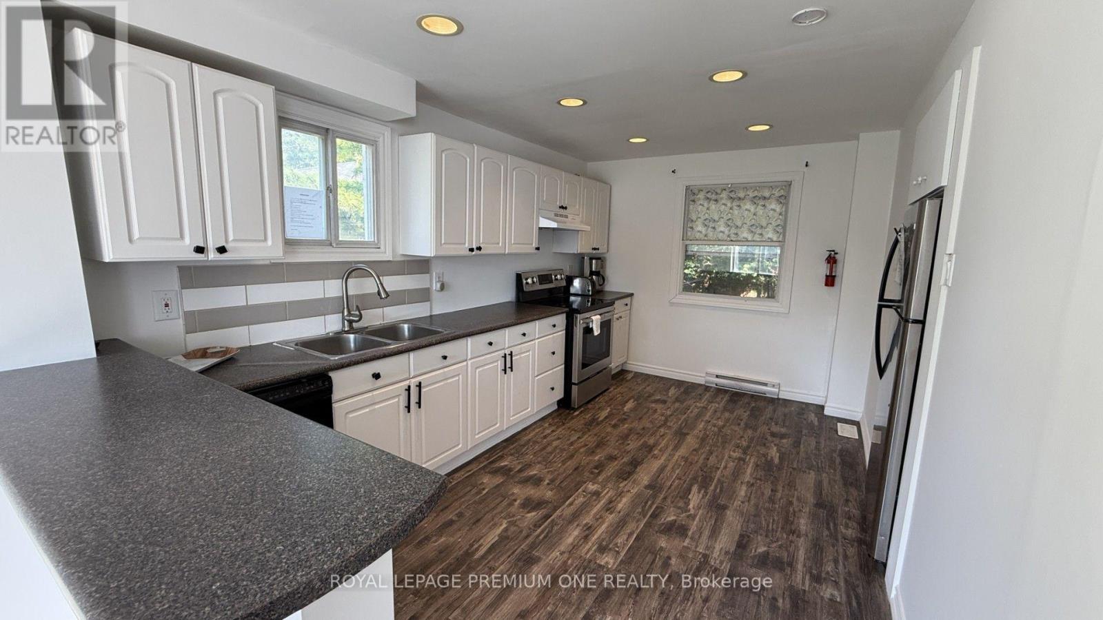 Unit A - 512 Mosley Street, Wasaga Beach, Ontario  L9Z 2J4 - Photo 4 - S13677474