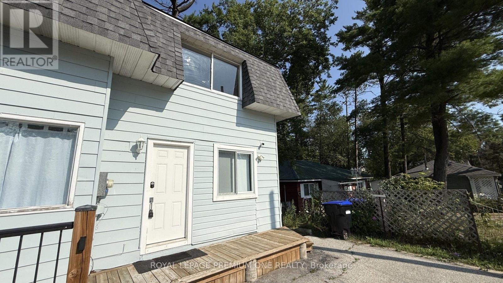 Unit B - 512 Mosley Street, Wasaga Beach, Ontario  L9Z 2J4 - Photo 2 - S13677480