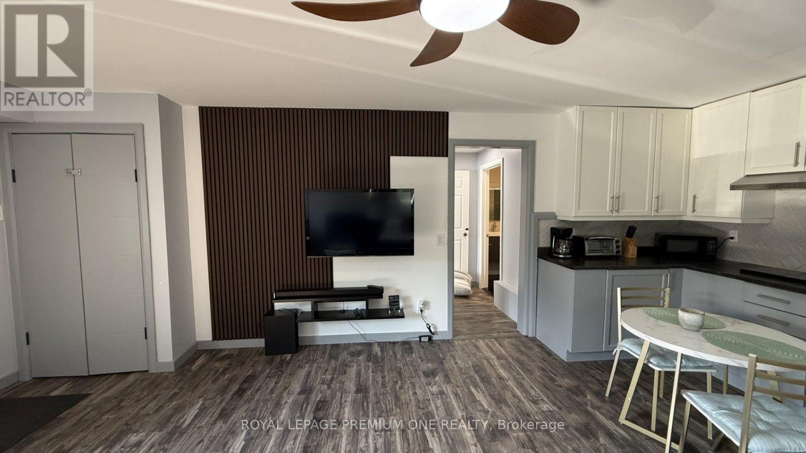 Unit B - 512 Mosley Street, Wasaga Beach, Ontario  L9Z 2J4 - Photo 7 - S13677480
