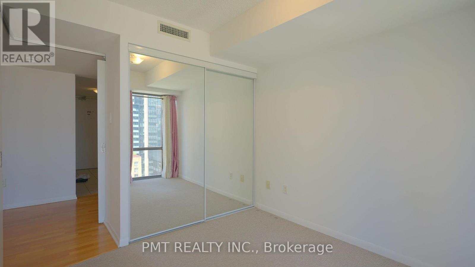 1607 - 38 Grenville Street, Toronto, Ontario  M4Y 1A5 - Photo 19 - C13572384