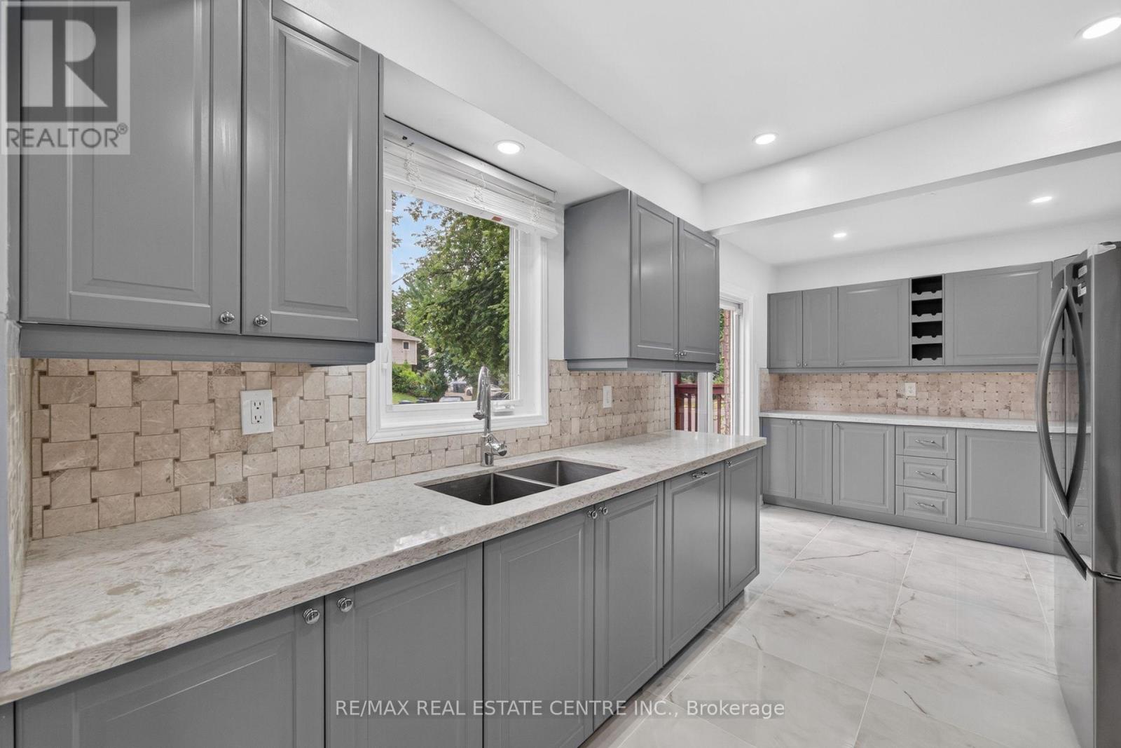 62 Bramhall Circle, Brampton, Ontario  L6V 2G4 - Photo 12 - W13649586