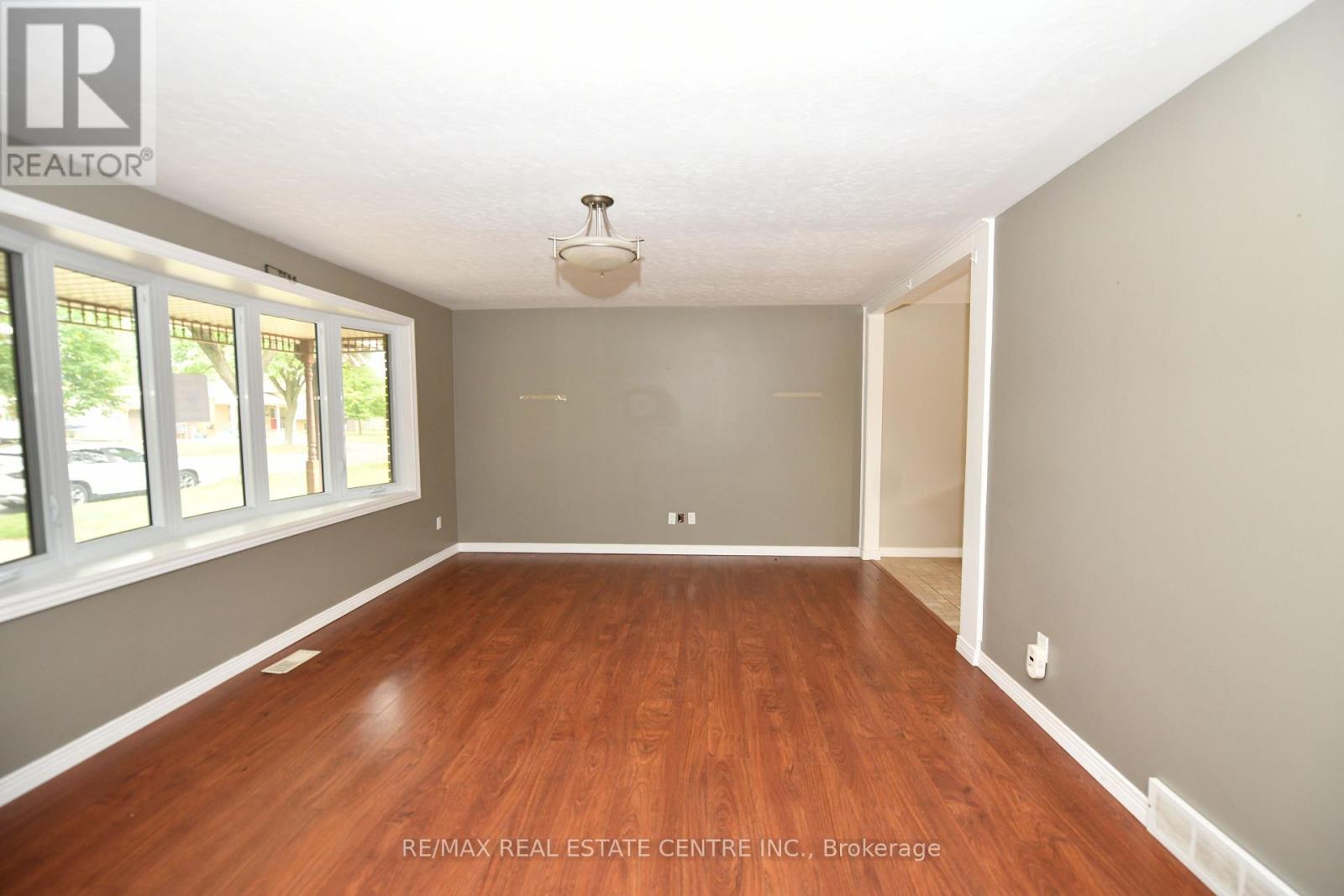 37 Ebury Crescent, London South, Ontario  N6C 3E1 - Photo 2 - X13624120