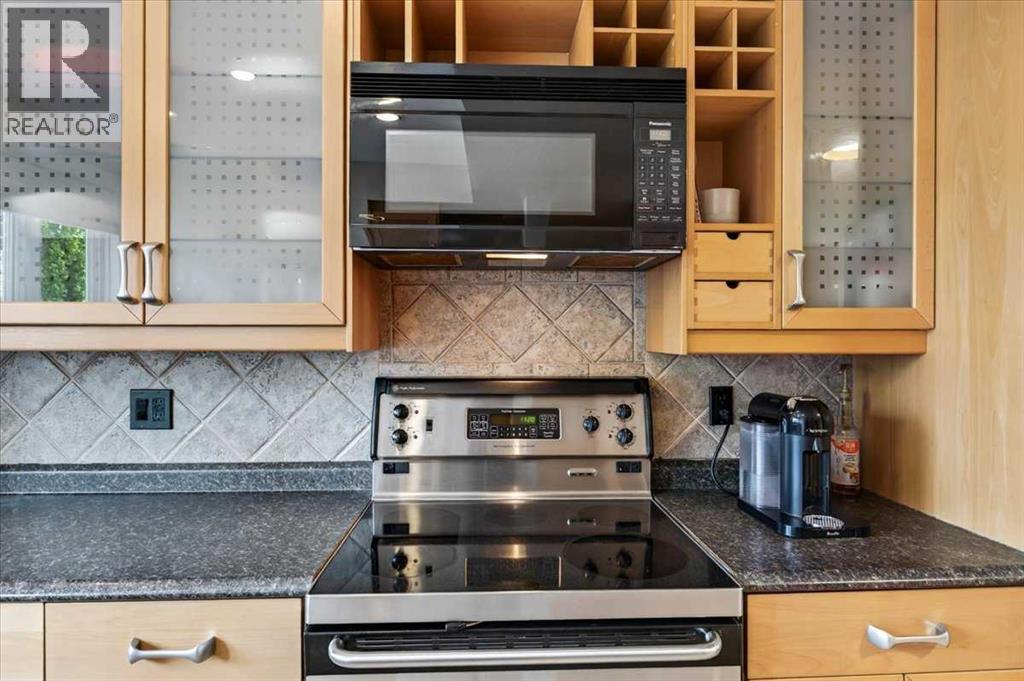 21 Woodhill Court SW, Calgary, Alberta  T2W 3P1 - Photo 14 - A2335320