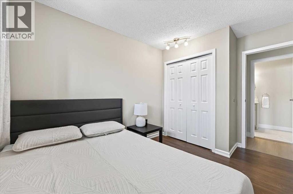 21 Woodhill Court SW, Calgary, Alberta  T2W 3P1 - Photo 28 - A2335320