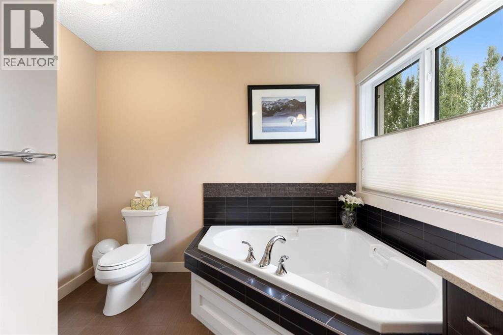 165 Cranarch Common Se, Calgary, Alberta  T3M 0J1 - Photo 22 - A2336566