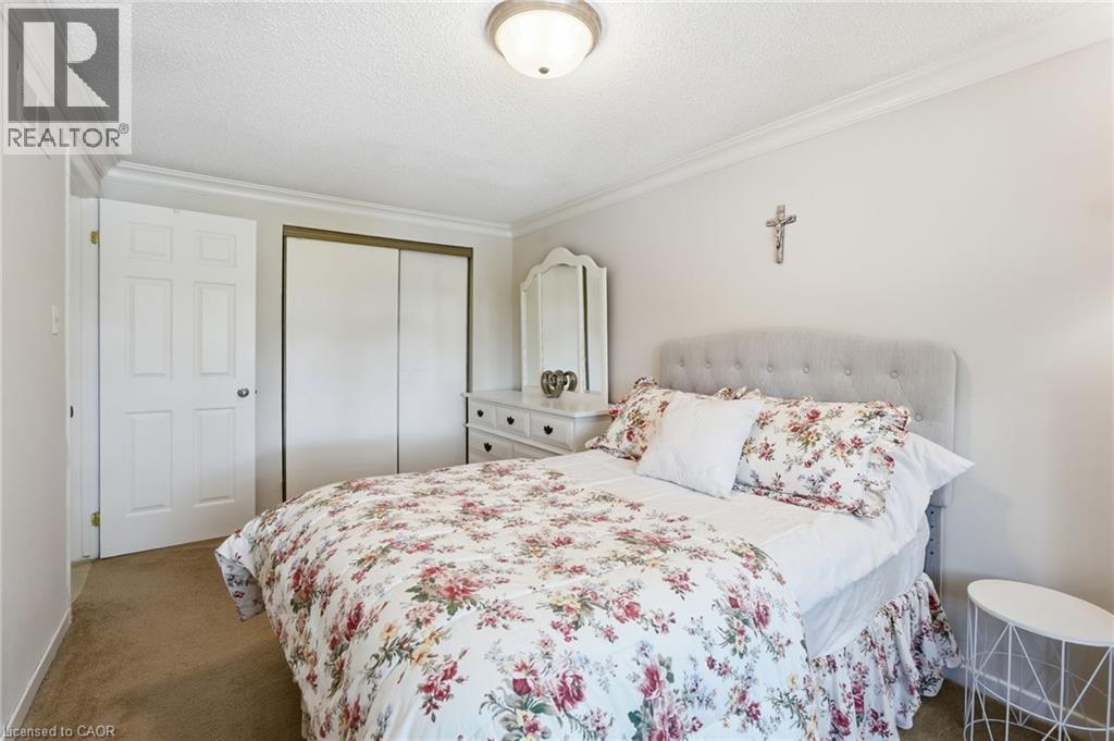 30 Twinoaks Crescent, Stoney Creek, Ontario  L8J 2E9 - Photo 19 - 40854842