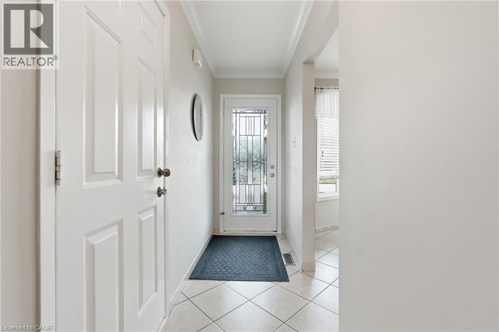 30 Twinoaks Crescent, Stoney Creek, Ontario  L8J 2E9 - Photo 3 - 40854842