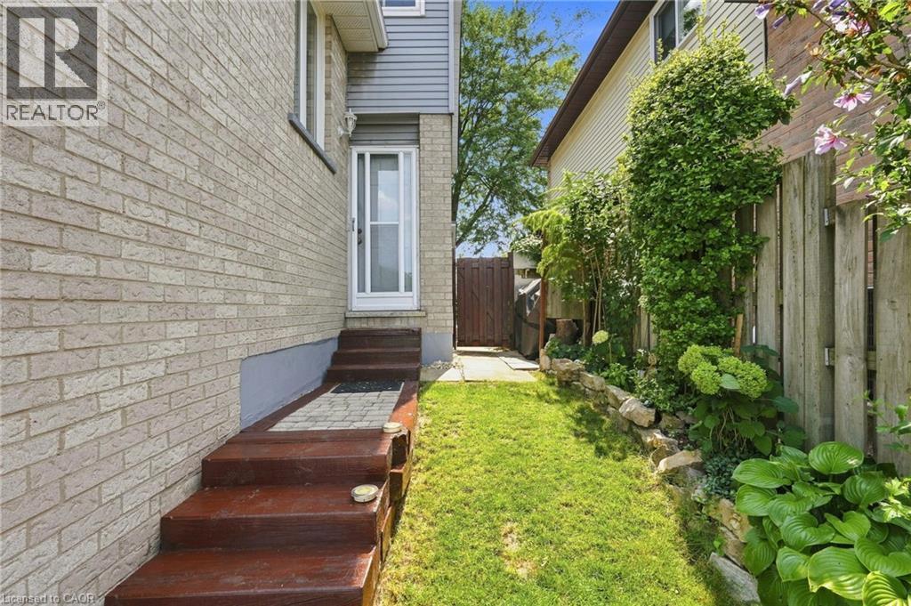 30 Twinoaks Crescent, Stoney Creek, Ontario  L8J 2E9 - Photo 36 - 40854842