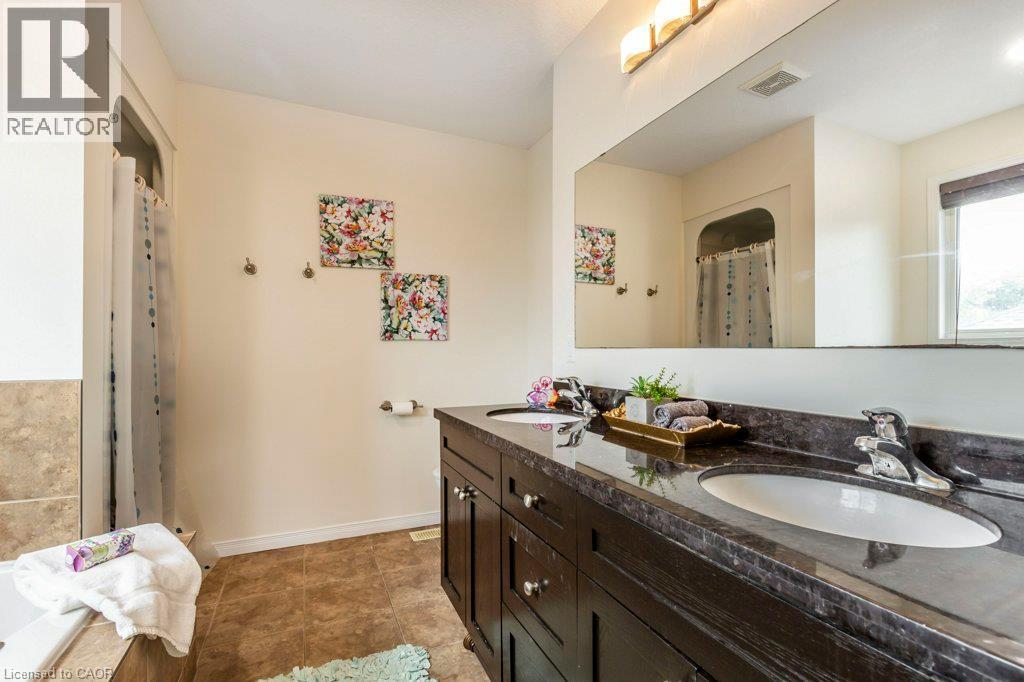 14 Anastasia Drive, Kitchener, Ontario  N2C 2T7 - Photo 32 - 40855406