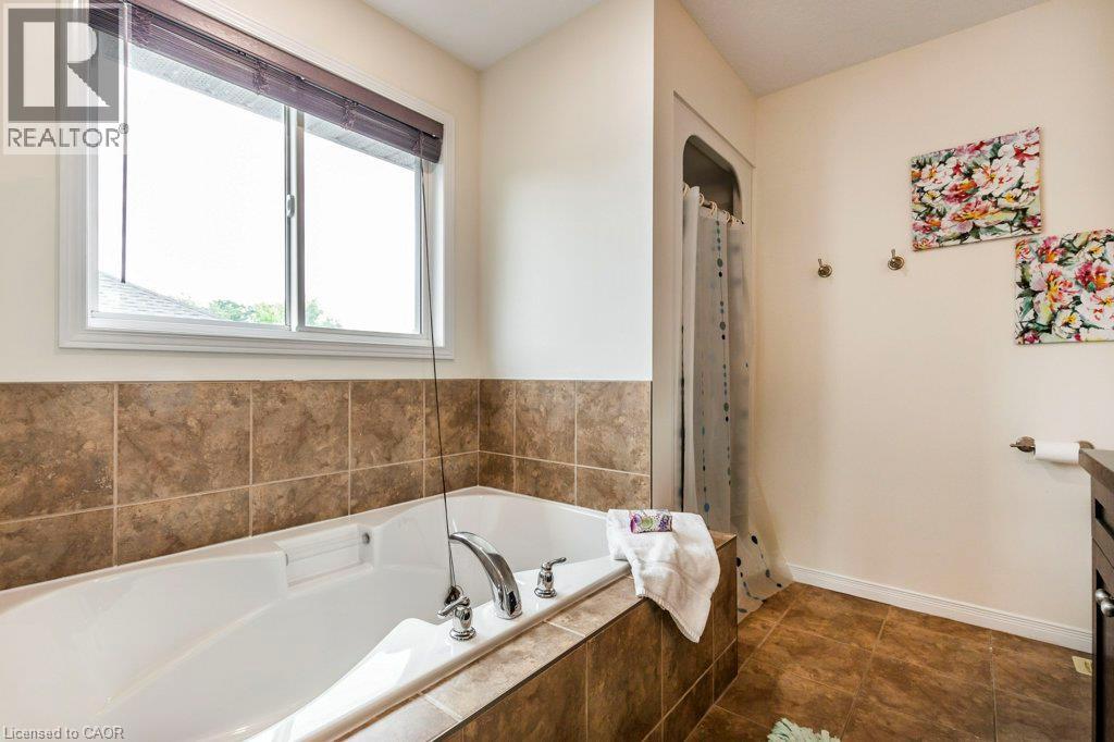 14 Anastasia Drive, Kitchener, Ontario  N2C 2T7 - Photo 33 - 40855406