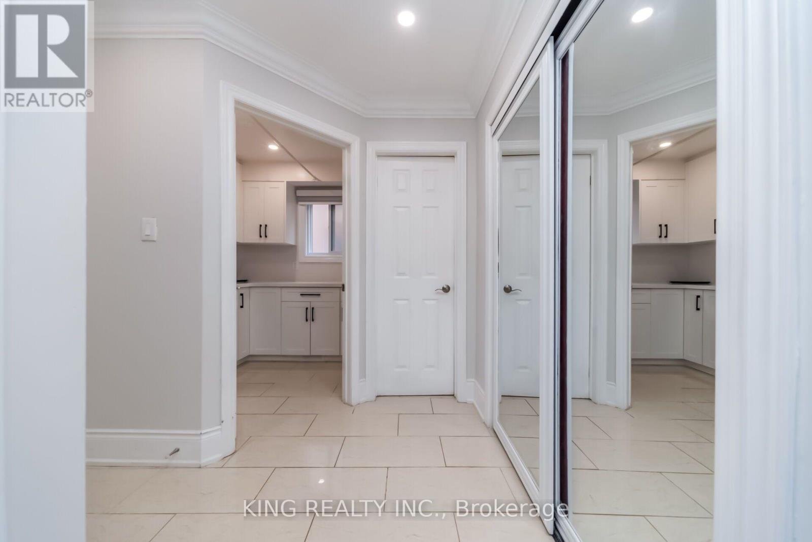 1427 Grossi Street, Mississauga, Ontario  L5V 1T9 - Photo 14 - W13677300