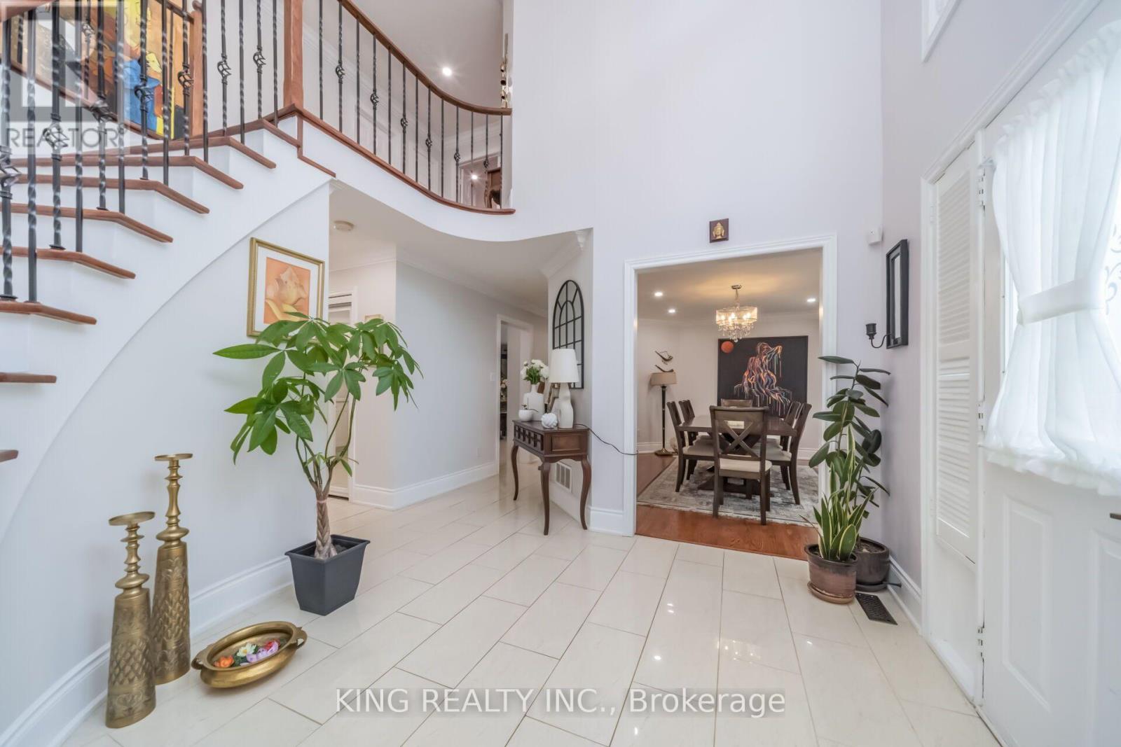 1427 Grossi Street, Mississauga, Ontario  L5V 1T9 - Photo 4 - W13677300