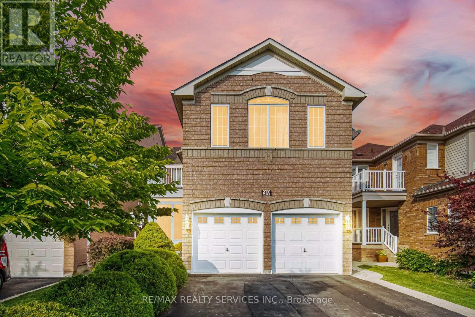 39 LEGEND LANE, Brampton, Ontario