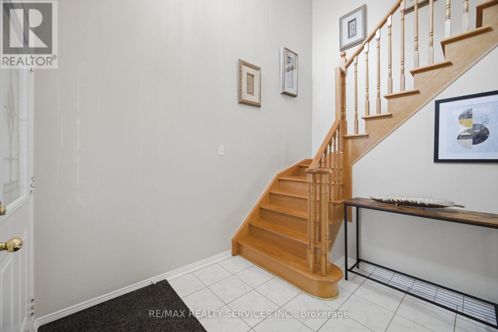39 Legend Lane, Brampton, Ontario  L6X 5B6 - Photo 22 - W13677348