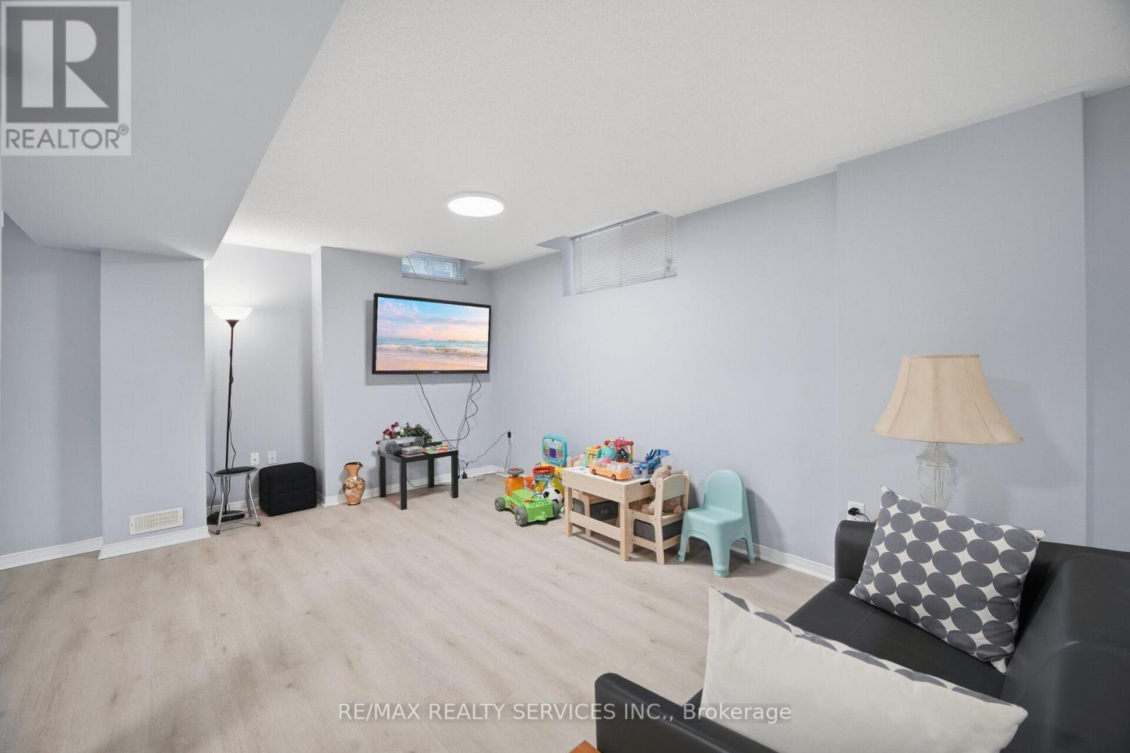 39 Legend Lane, Brampton, Ontario  L6X 5B6 - Photo 41 - W13677348