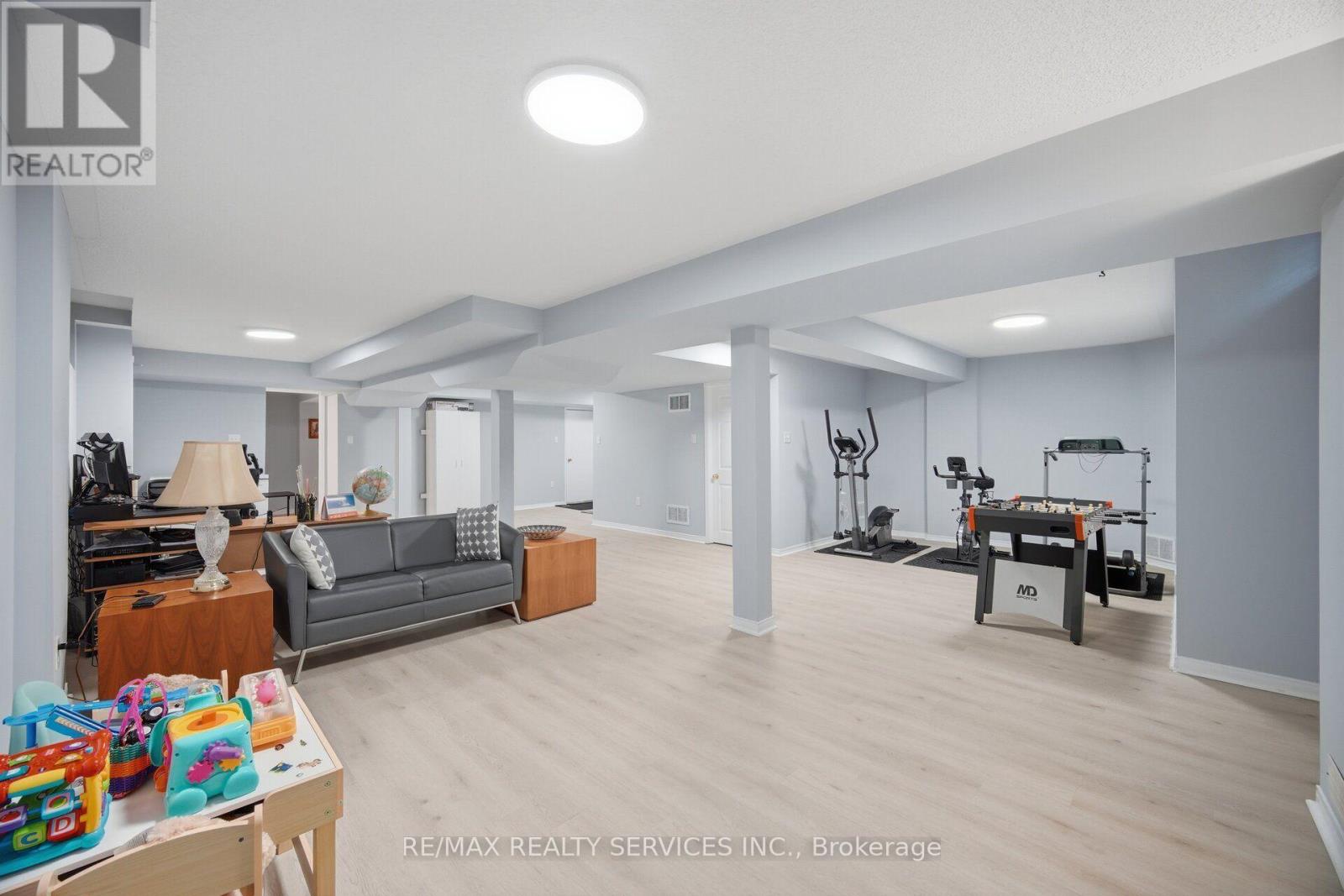 39 Legend Lane, Brampton, Ontario  L6X 5B6 - Photo 42 - W13677348