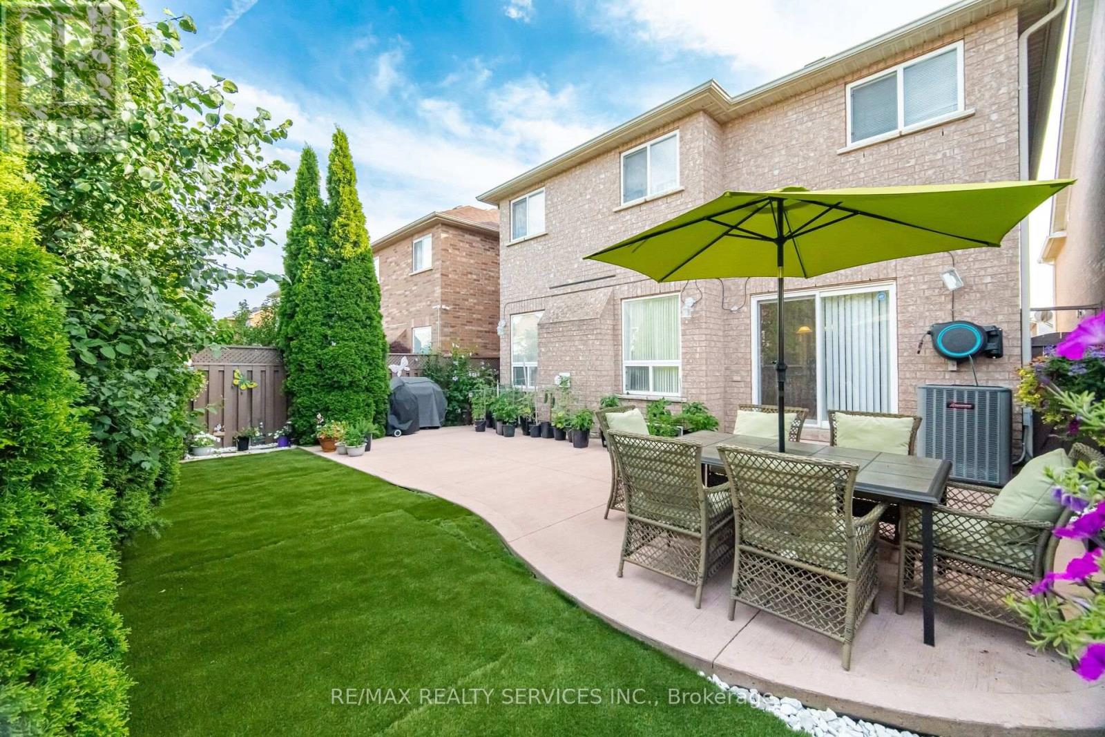 39 Legend Lane, Brampton, Ontario  L6X 5B6 - Photo 48 - W13677348