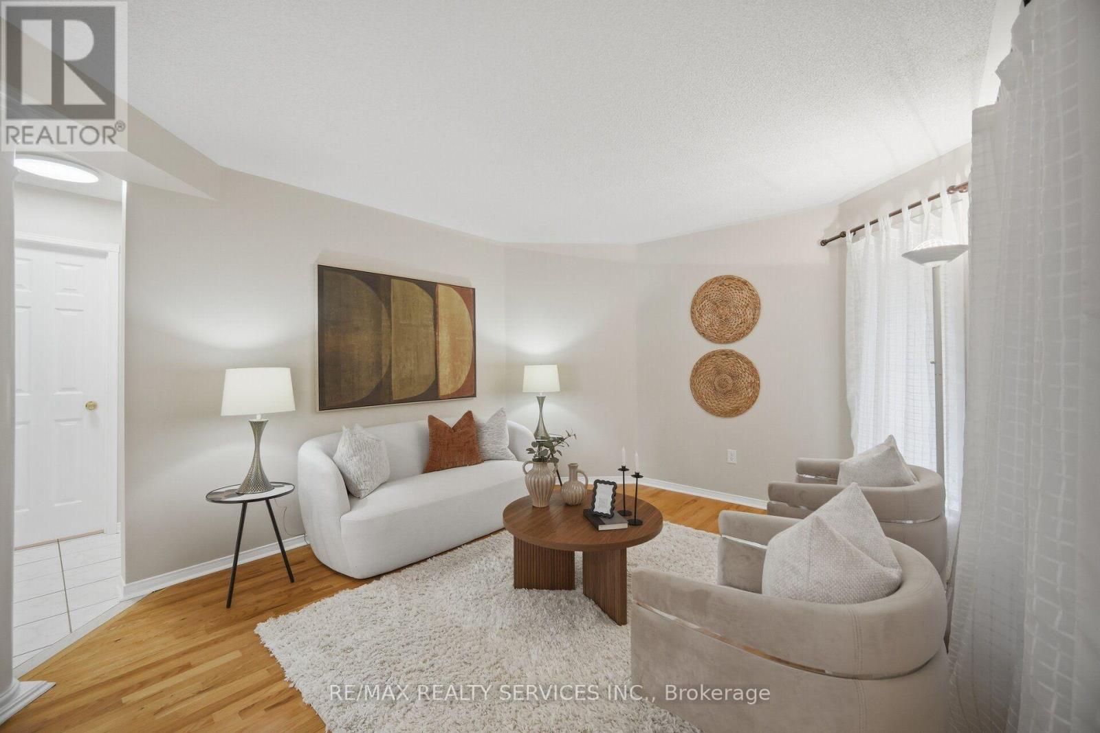 39 Legend Lane, Brampton, Ontario  L6X 5B6 - Photo 7 - W13677348