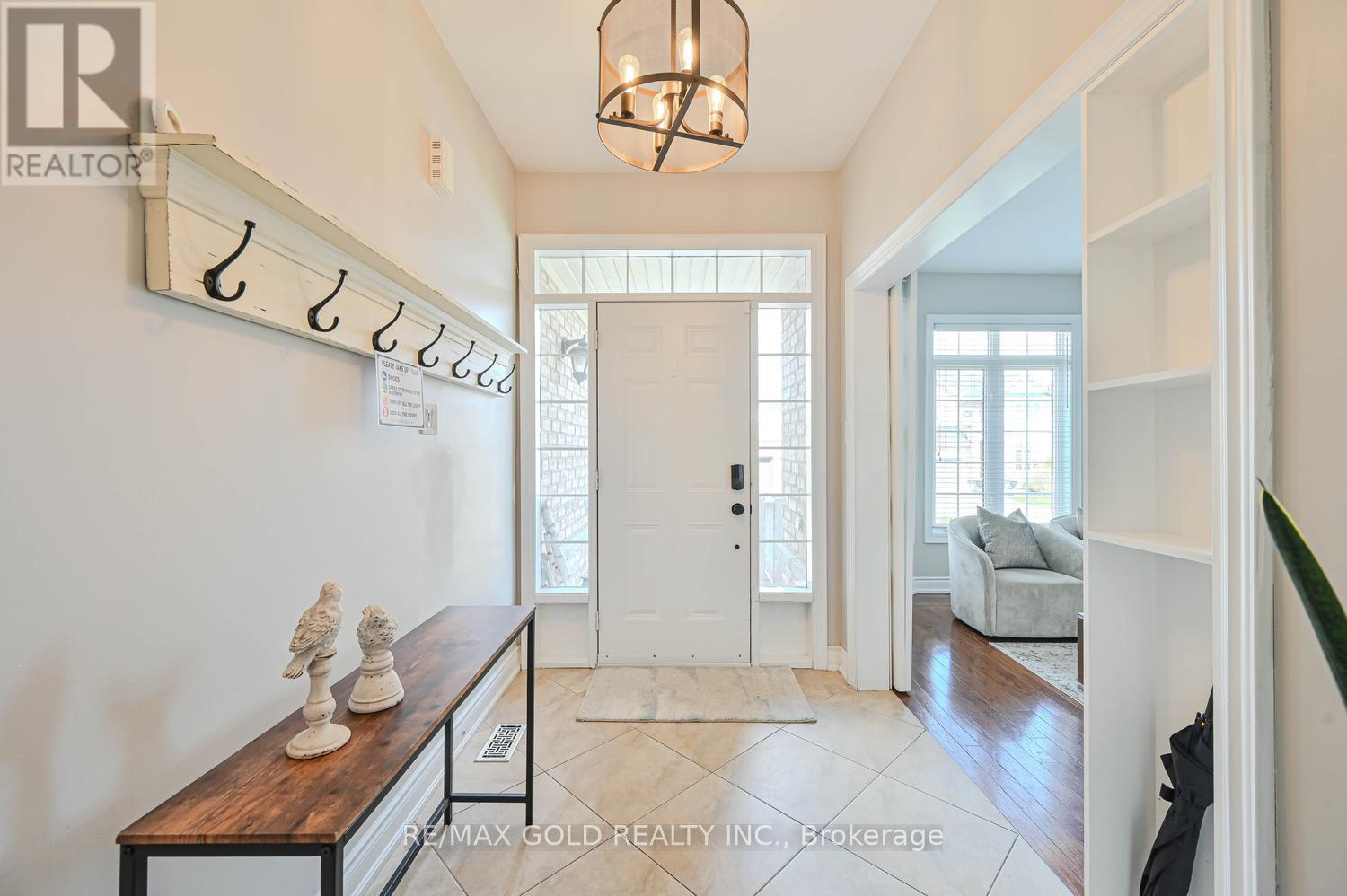 28 Dokkum Crescent, Brampton, Ontario  L6Z 4T6 - Photo 10 - W13677376