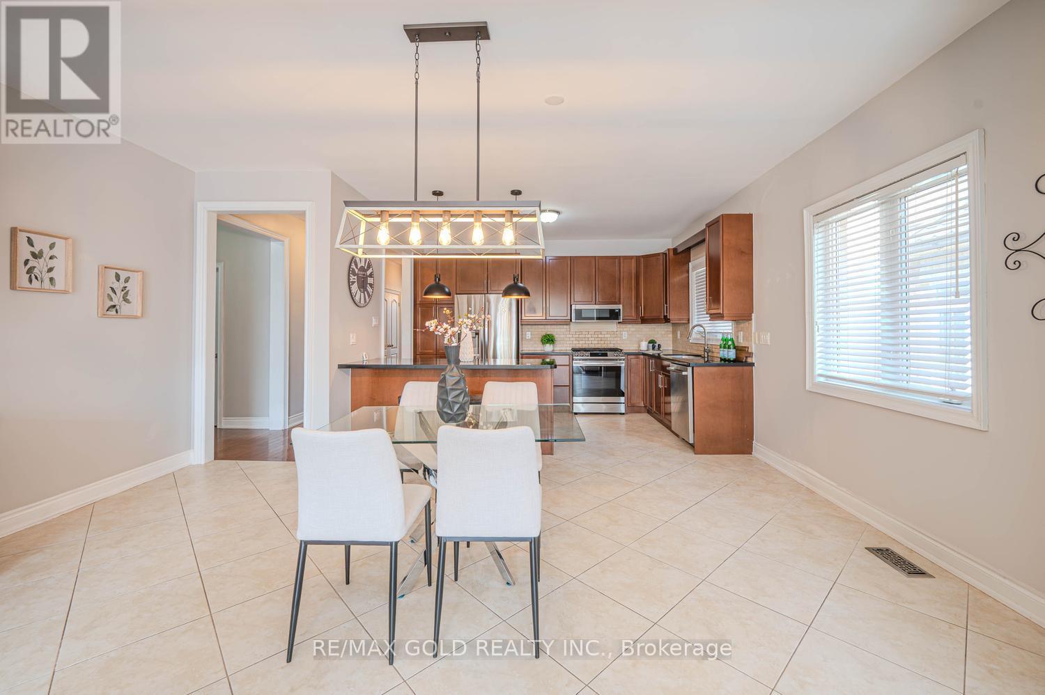 28 Dokkum Crescent, Brampton, Ontario  L6Z 4T6 - Photo 23 - W13677376