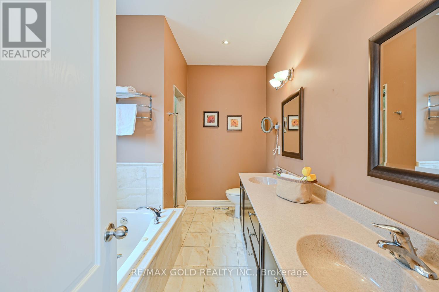 28 Dokkum Crescent, Brampton, Ontario  L6Z 4T6 - Photo 31 - W13677376