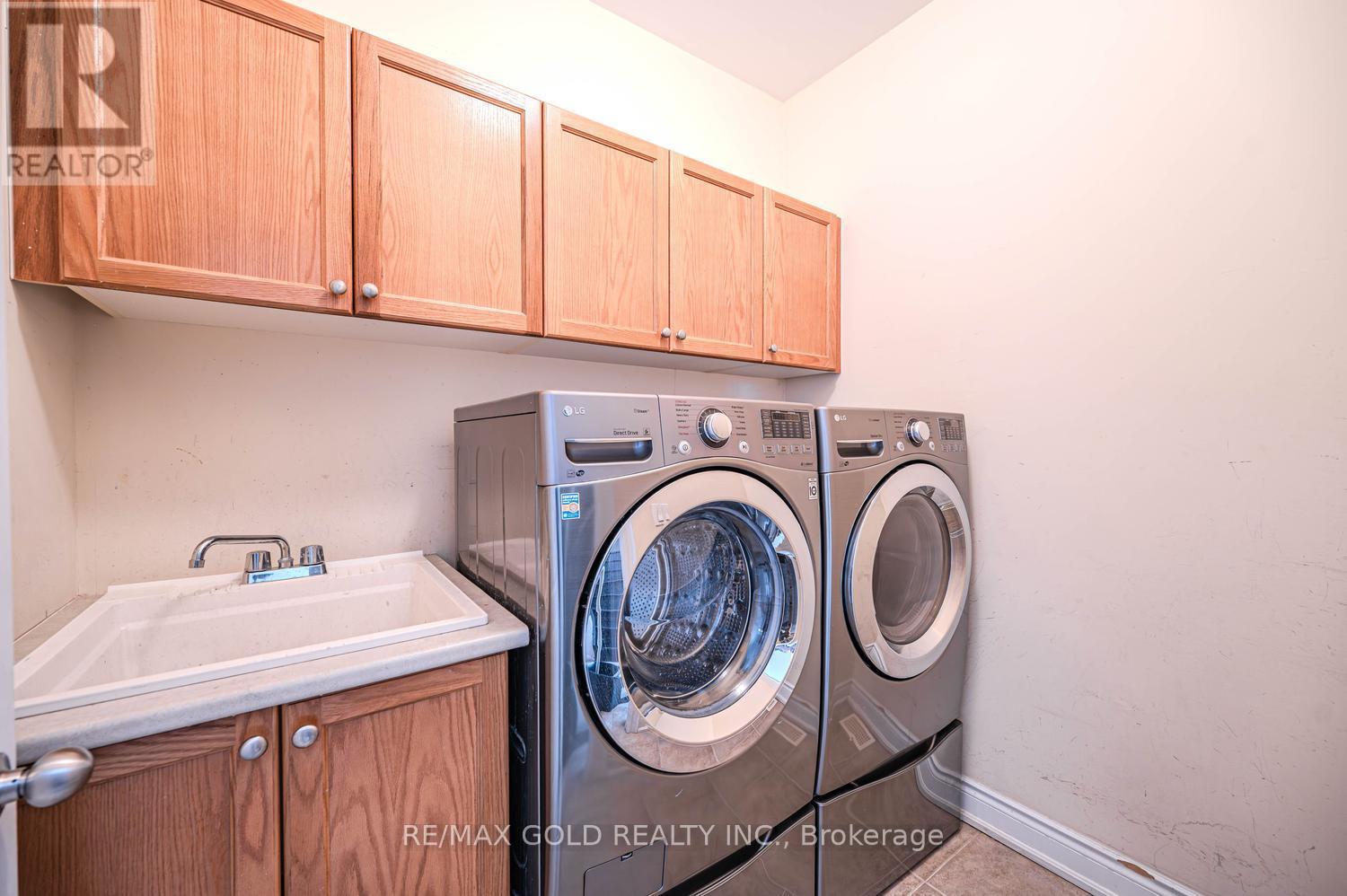 28 Dokkum Crescent, Brampton, Ontario  L6Z 4T6 - Photo 33 - W13677376