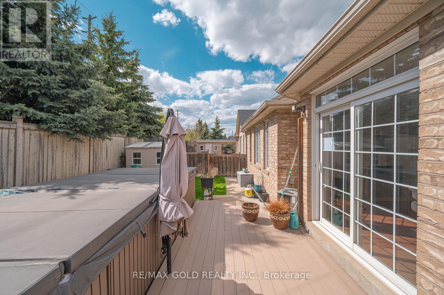 28 Dokkum Crescent, Brampton, Ontario  L6Z 4T6 - Photo 41 - W13677376