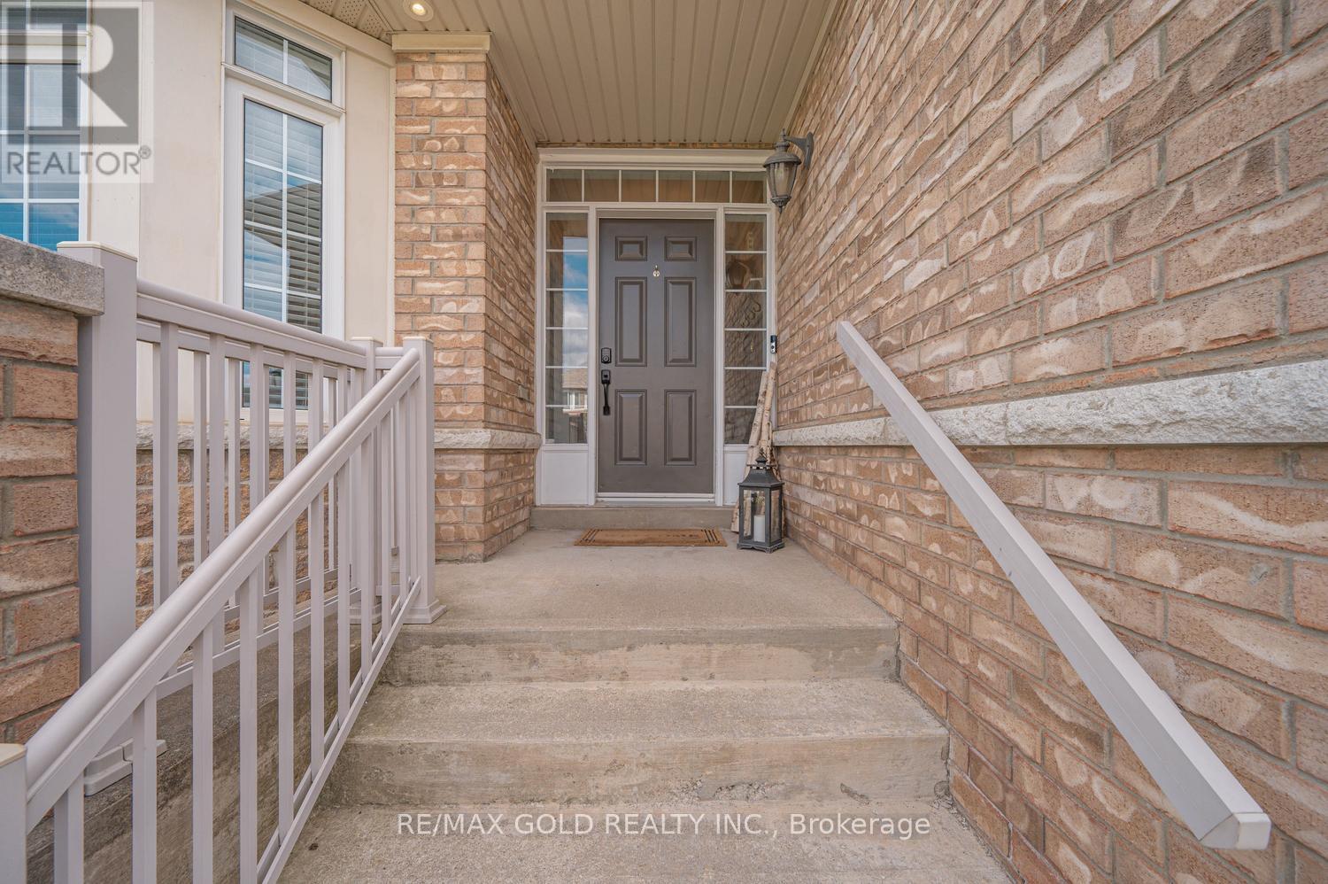 28 Dokkum Crescent, Brampton, Ontario  L6Z 4T6 - Photo 9 - W13677376