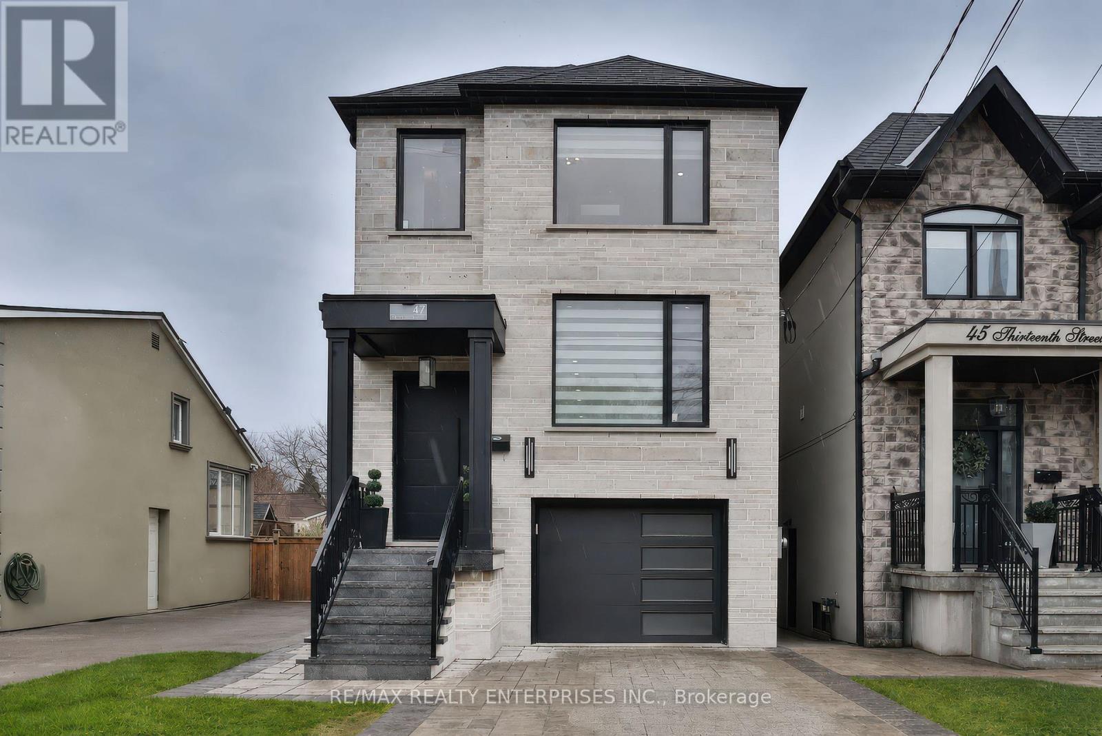 47 THIRTEENTH STREET Toronto (New Toronto) Ontario Canada M8V3H3 2