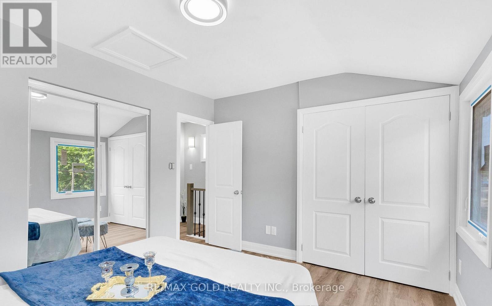 8 Fairglen Crescent, Toronto, Ontario  M9N 1S2 - Photo 21 - W13677418