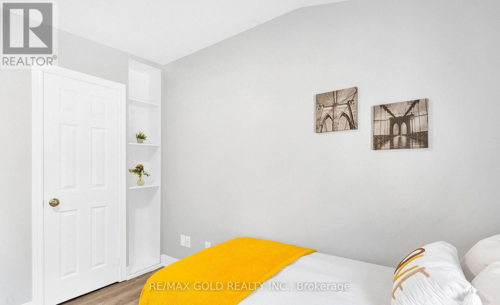 8 Fairglen Crescent, Toronto, Ontario  M9N 1S2 - Photo 23 - W13677418