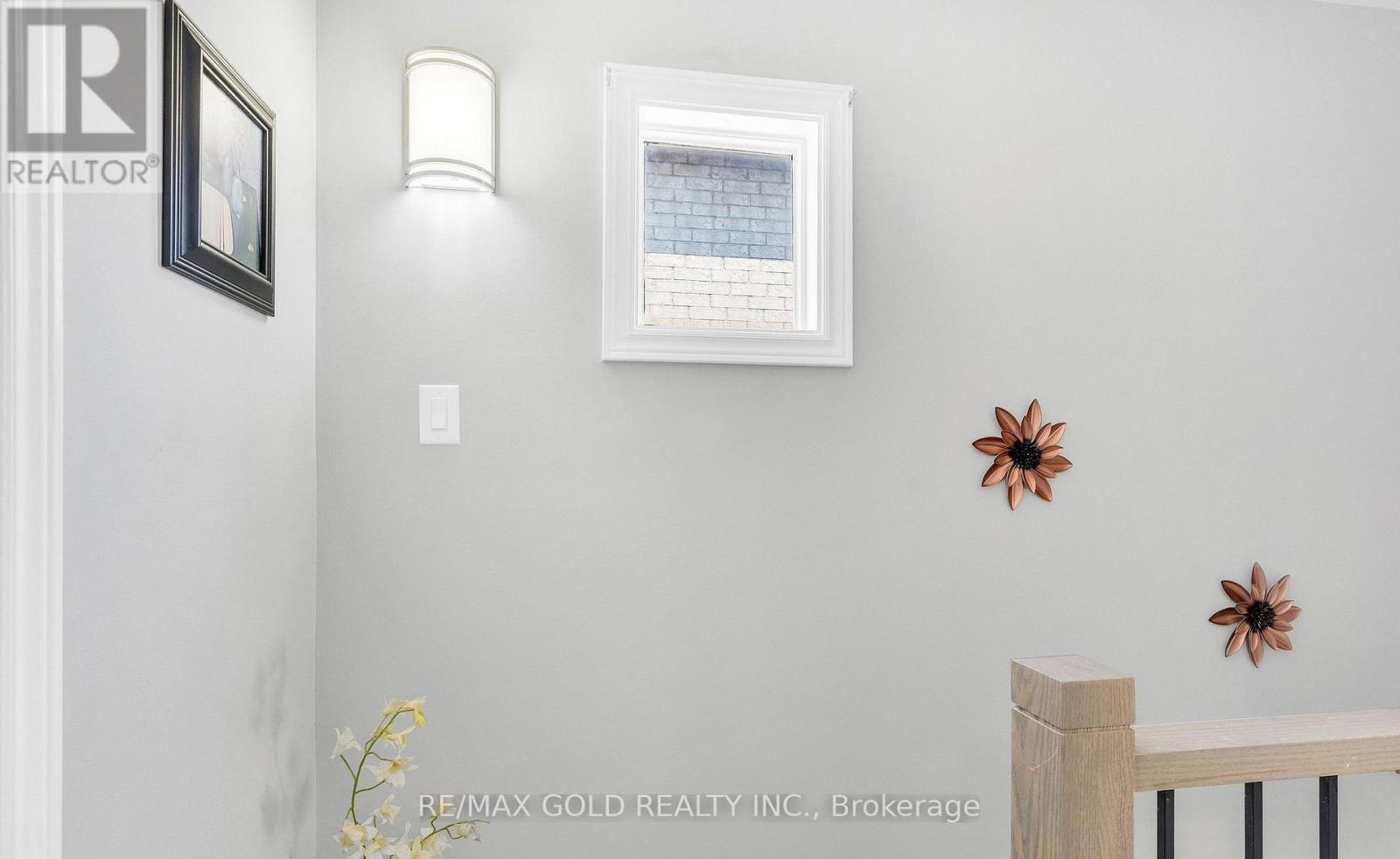 8 Fairglen Crescent, Toronto, Ontario  M9N 1S2 - Photo 25 - W13677418