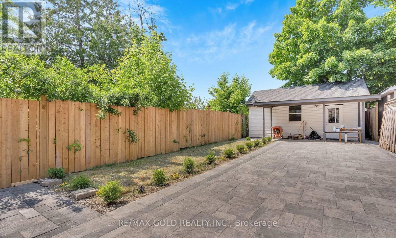 8 Fairglen Crescent, Toronto, Ontario  M9N 1S2 - Photo 41 - W13677418