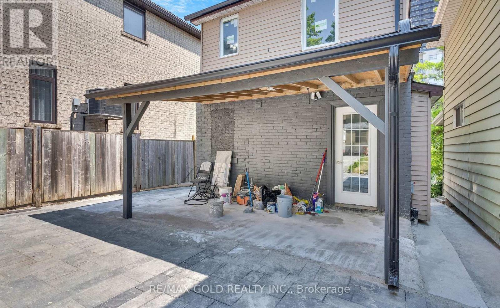 8 Fairglen Crescent, Toronto, Ontario  M9N 1S2 - Photo 44 - W13677418