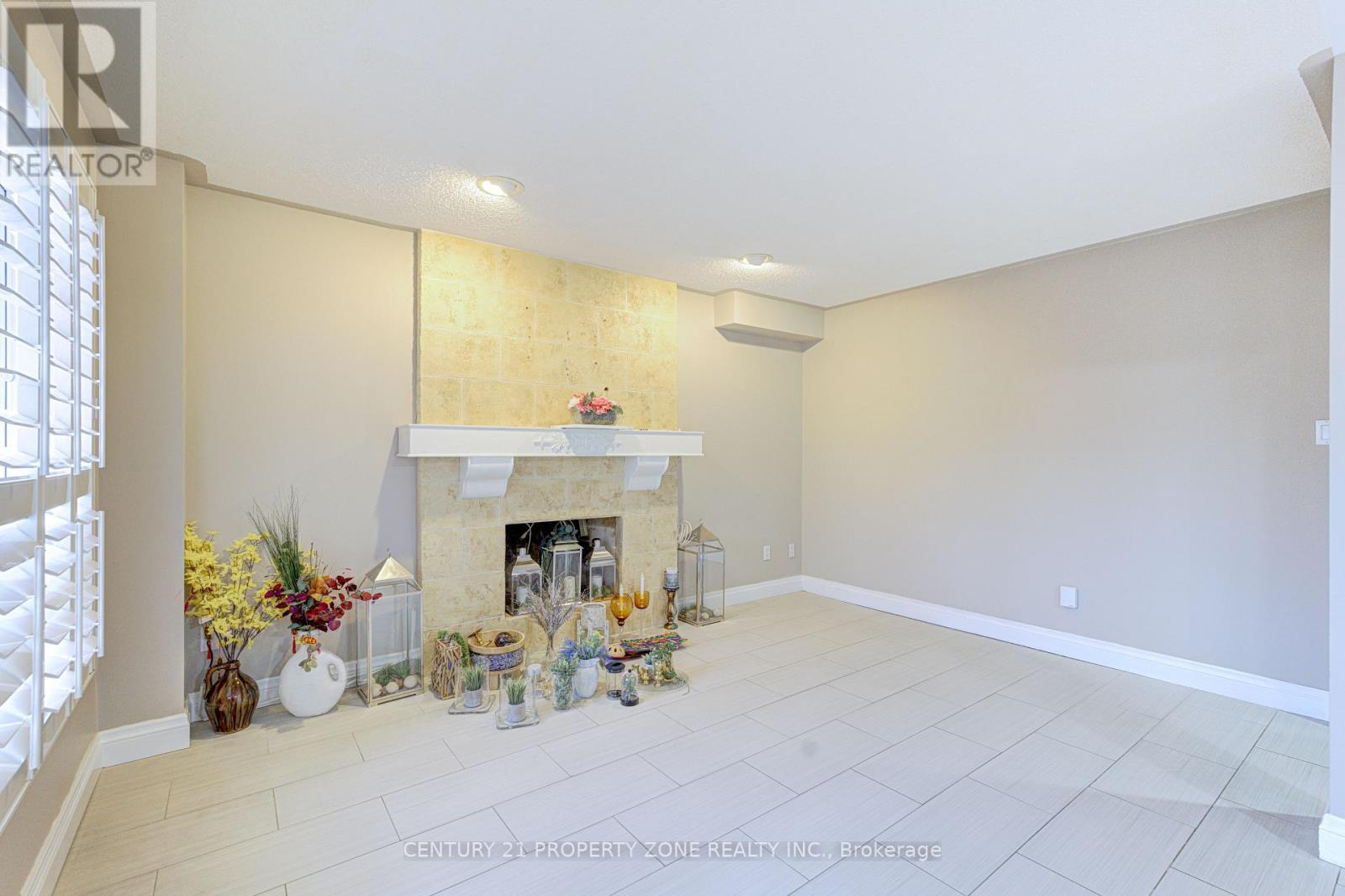 4 Compton Court, Caledon, Ontario  L7E 1L4 - Photo 11 - W13677456