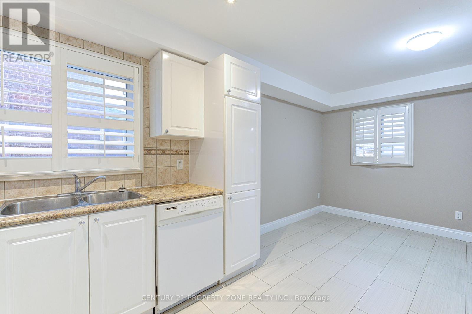 4 Compton Court, Caledon, Ontario  L7E 1L4 - Photo 15 - W13677456