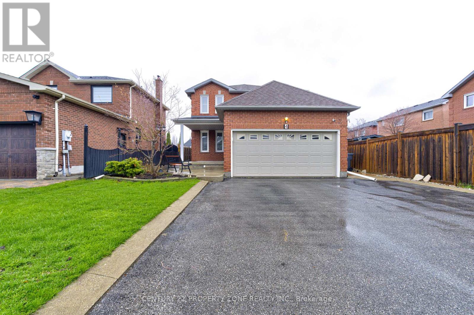 4 Compton Court, Caledon, Ontario  L7E 1L4 - Photo 1 - W13677466