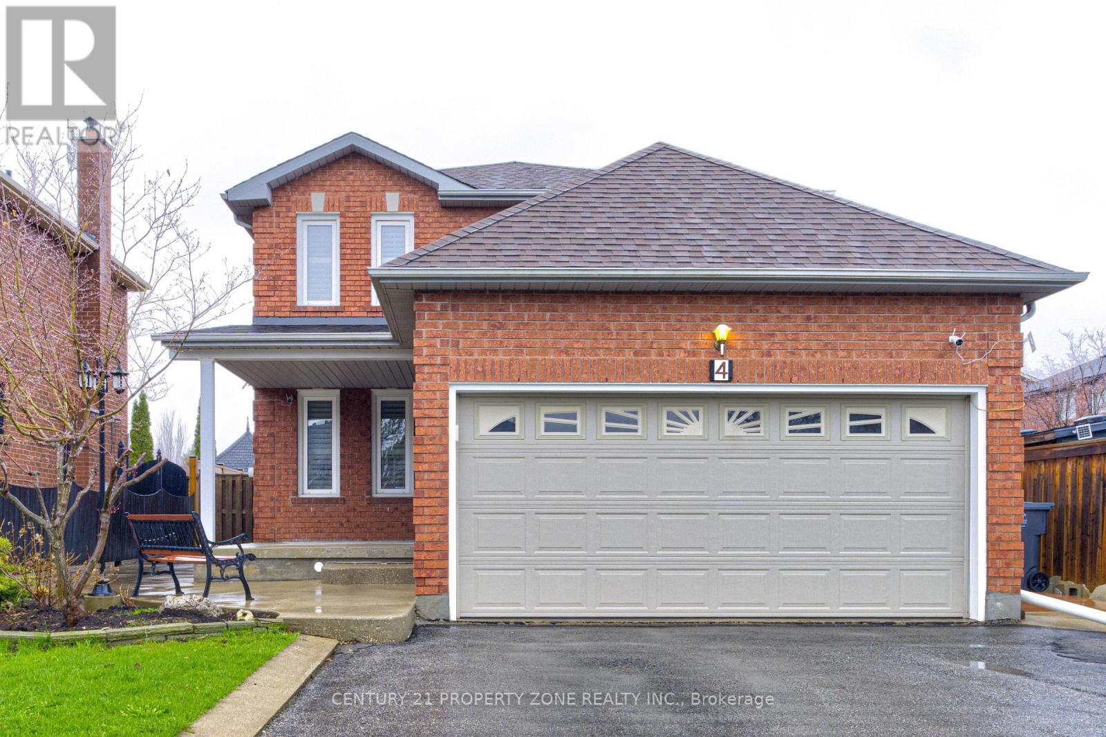 4 Compton Court, Caledon, Ontario  L7E 1L4 - Photo 2 - W13677466