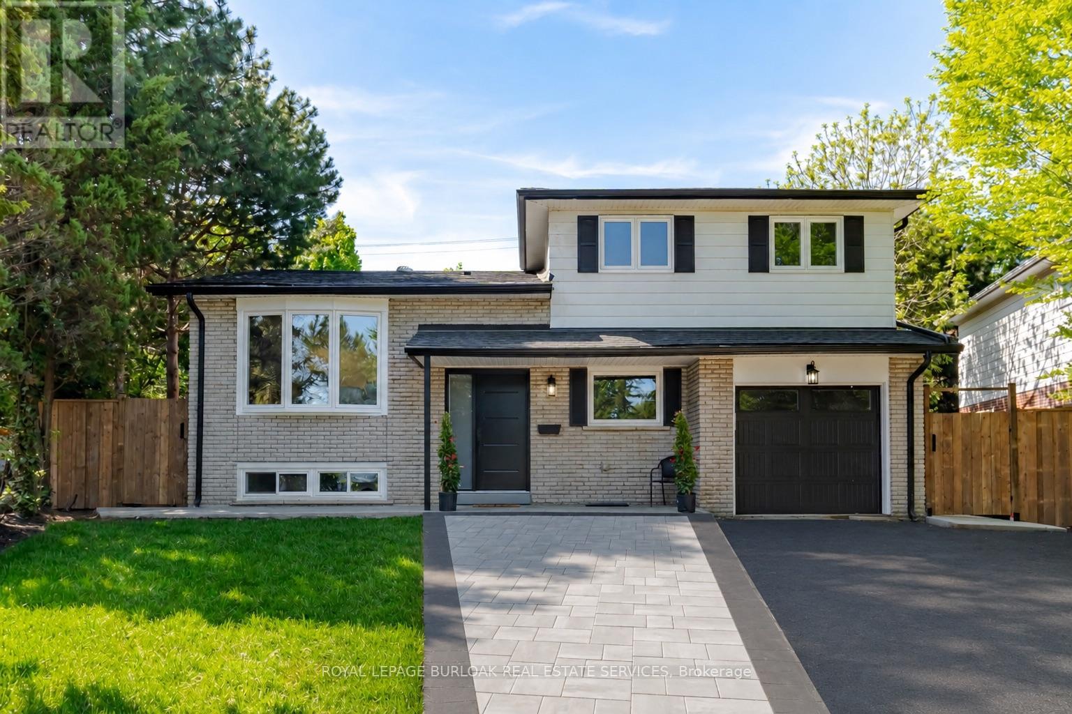 1379 CHRISTINA COURT, Burlington, Ontario