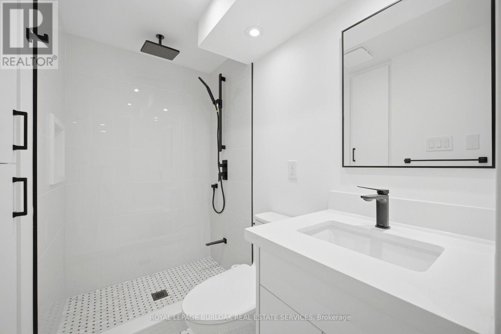 1379 Christina Court, Burlington, Ontario  L7P 2V8 - Photo 30 - W13677482