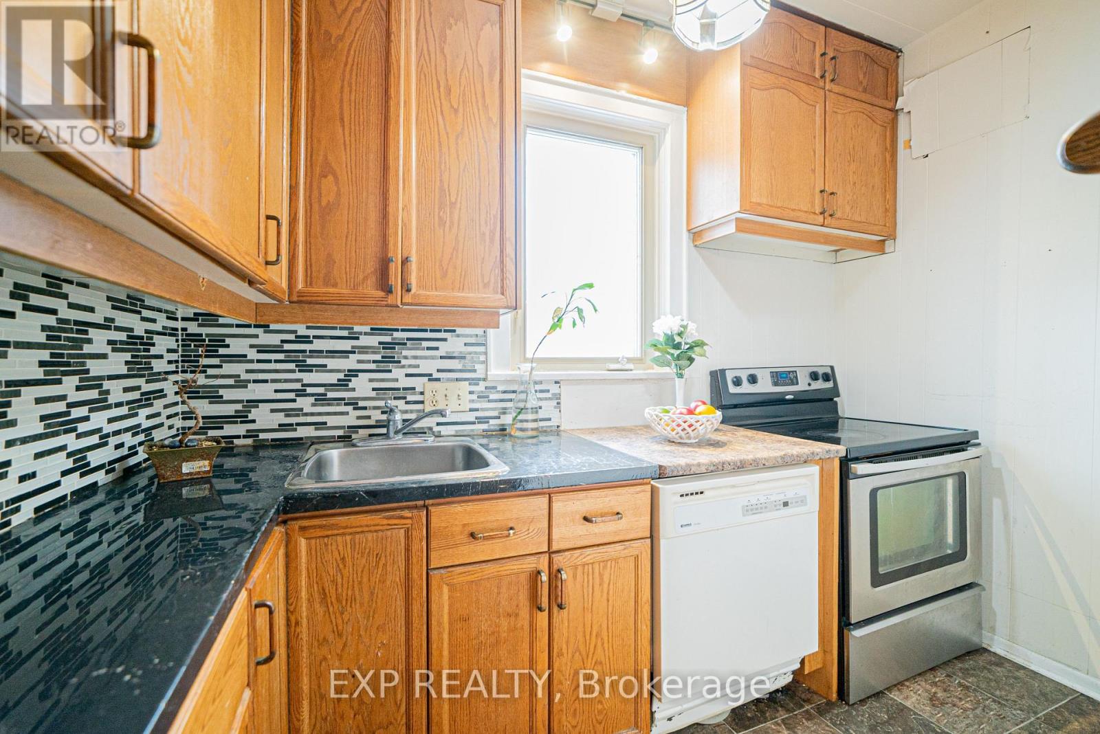 Main - 52 Proctor Boulevard, Hamilton, Ontario  L8M 2M4 - Photo 9 - X13677380