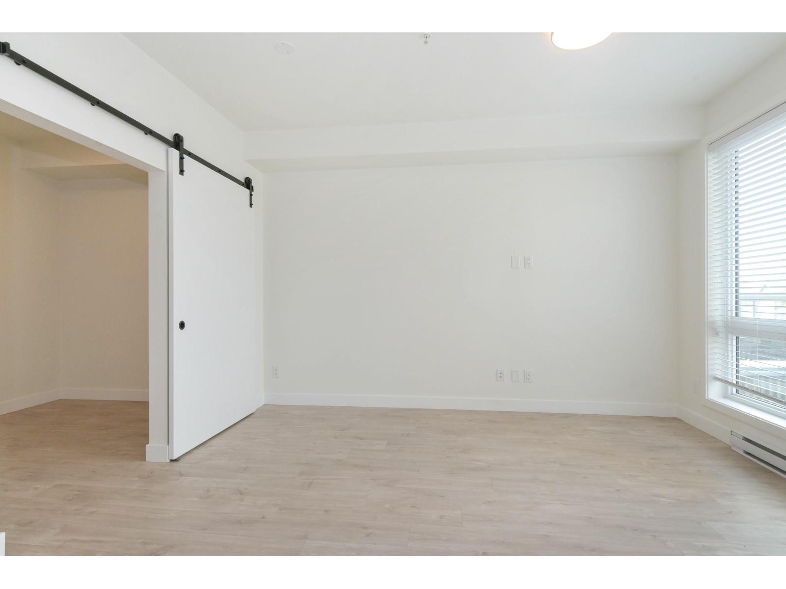 313 32838 Landeau Place, Abbotsford, British Columbia  V2S 0M6 - Photo 4 - R3155013
