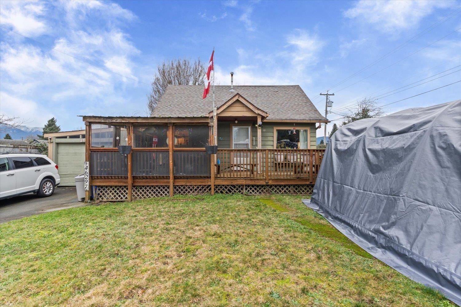 46297 Gore Avenue, Chilliwack Proper East, Chilliwack, British Columbia  V2P 2A2 - Photo 2 - R3125636