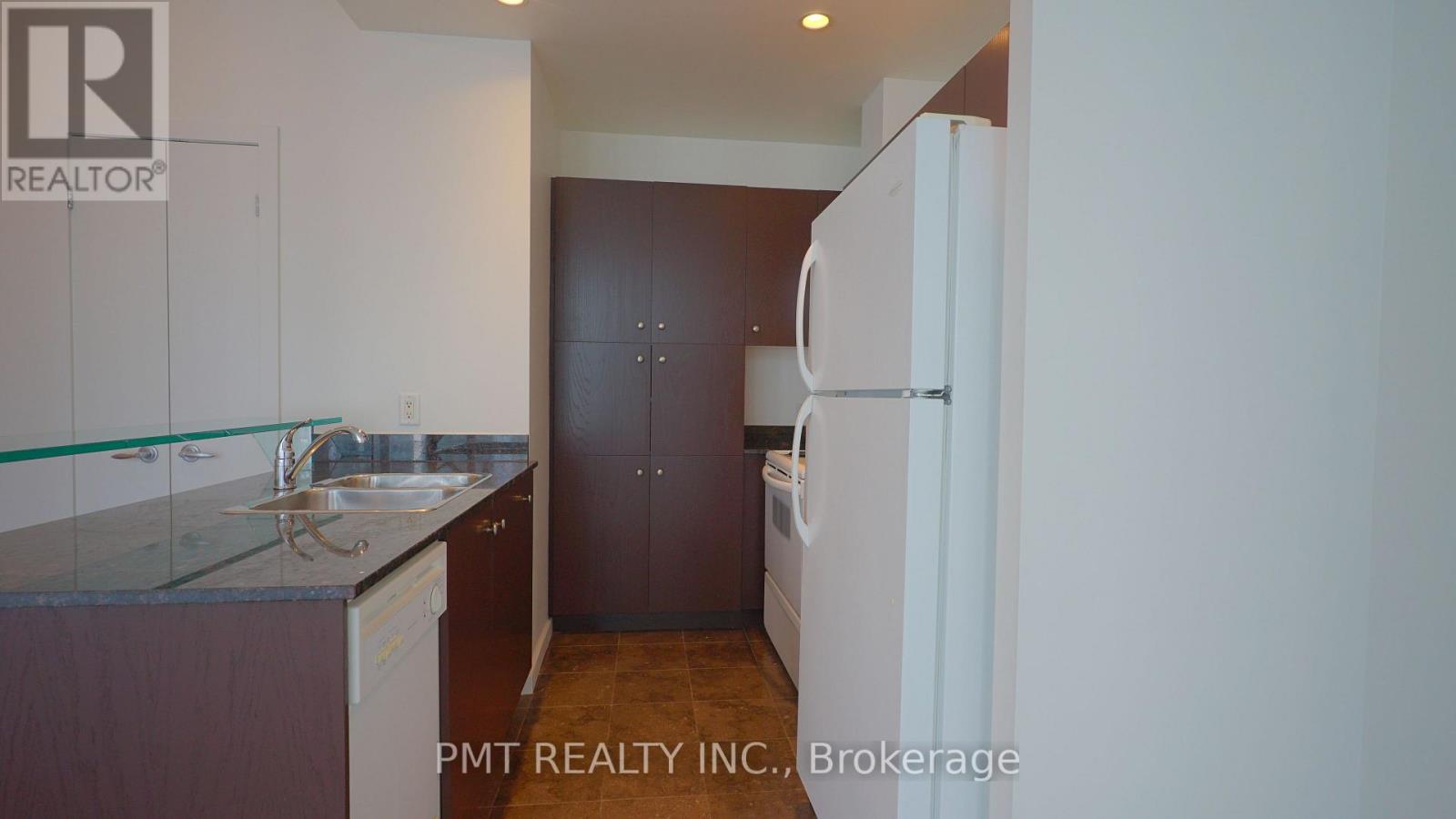 2401 - 208 Queens Quay W, Toronto, Ontario  M5J 2Y5 - Photo 5 - C13571396